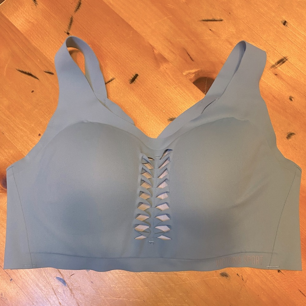 Victoria Secret Sports Bra 32DD NWOT